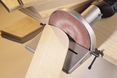 Круг абразивный шлифовальный на липучке Ø125 P220 (УПАКОВКА ПО 100ШТ)